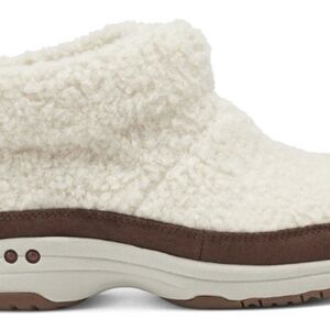 EasySpirit Size 8 white cozy bootie